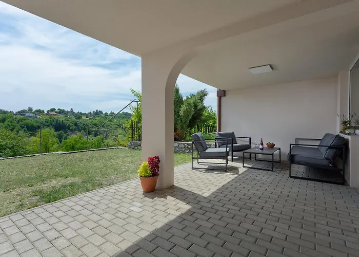 Dolce Apartmanhaz Apartment Eger